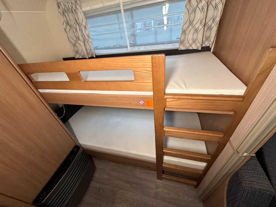 Caravans met stapelbed